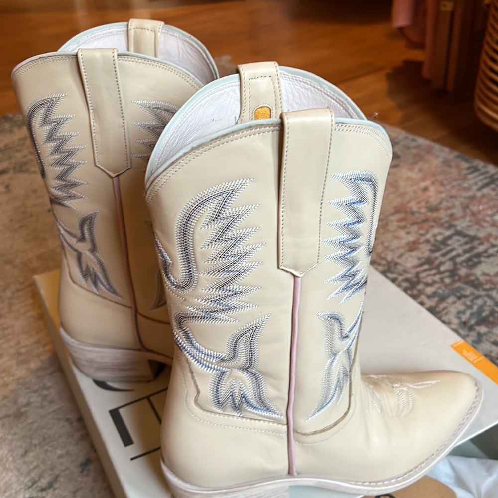 Amazing condition unique rare ONCEPT cowgirl boots - worn once!